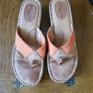 Brown's landing sandals